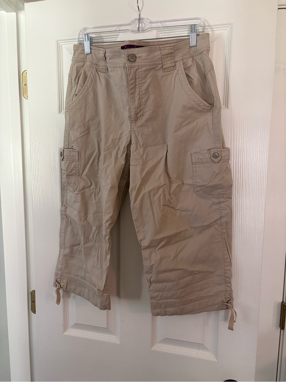 Gloria Vanderbilt Tan Cargo Capris